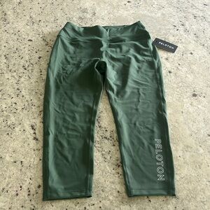 NWT Peloton Capri Leggings L